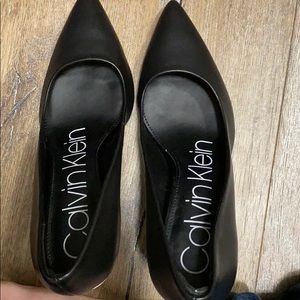 NWT Calvin Klein Leather Pumps